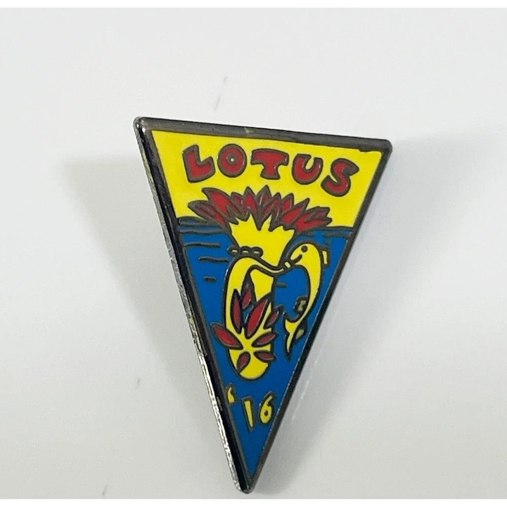 Lotus‎ '16 Lapel Pin